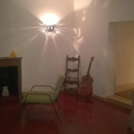 Dans Village Medieval Appartement *